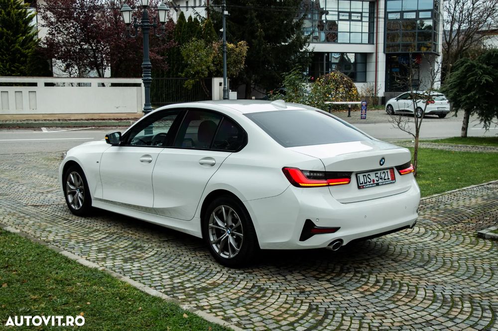 BMW Seria 3 318d Sport Line - 23