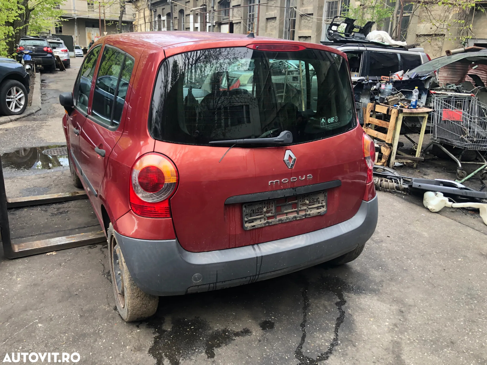 Dezmembrez Renault Modus 2006 1.2 benzina 12v visiniu rosu - 4