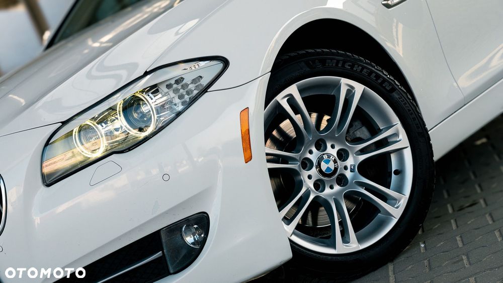 BMW Seria 5 528i - 12