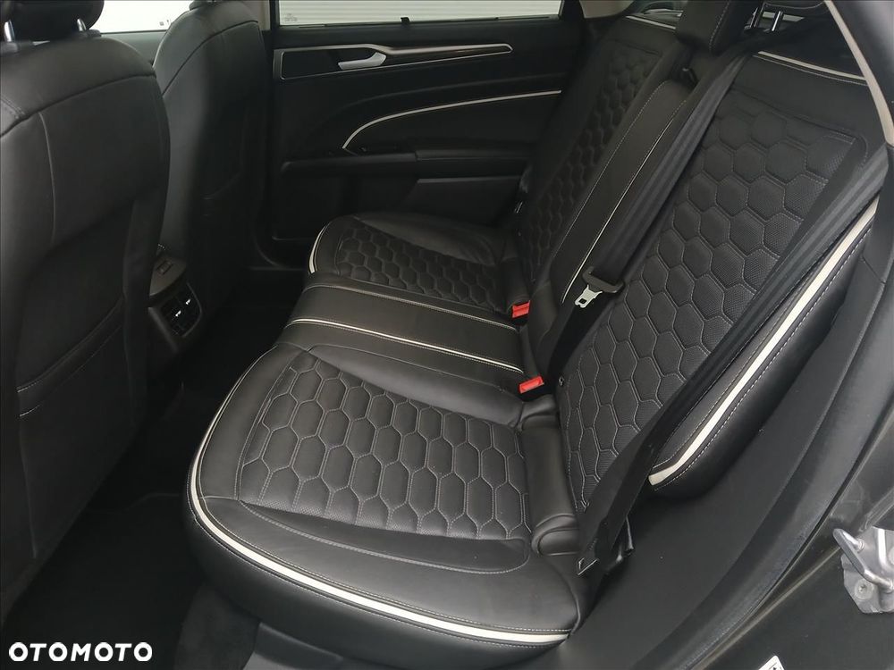 Ford Mondeo 2.0 Hybrid Vignale - 11