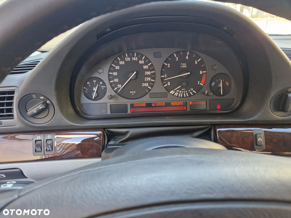 BMW Seria 7 740i V8 - 6