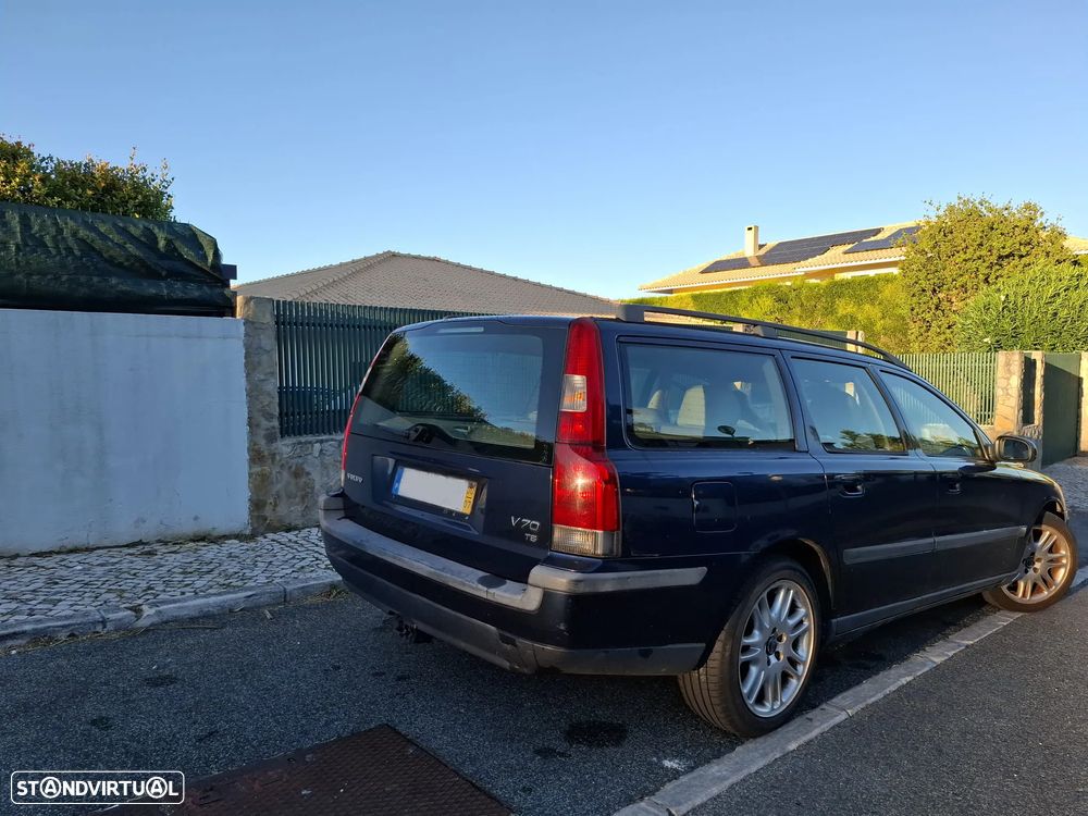 Volvo V70 T5 - 2