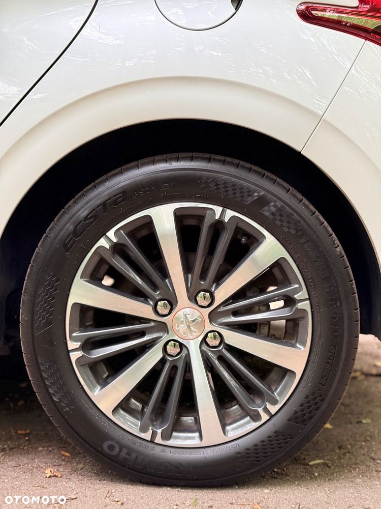 Peugeot 208 PureTech 110 Stop & Start Allure - 6