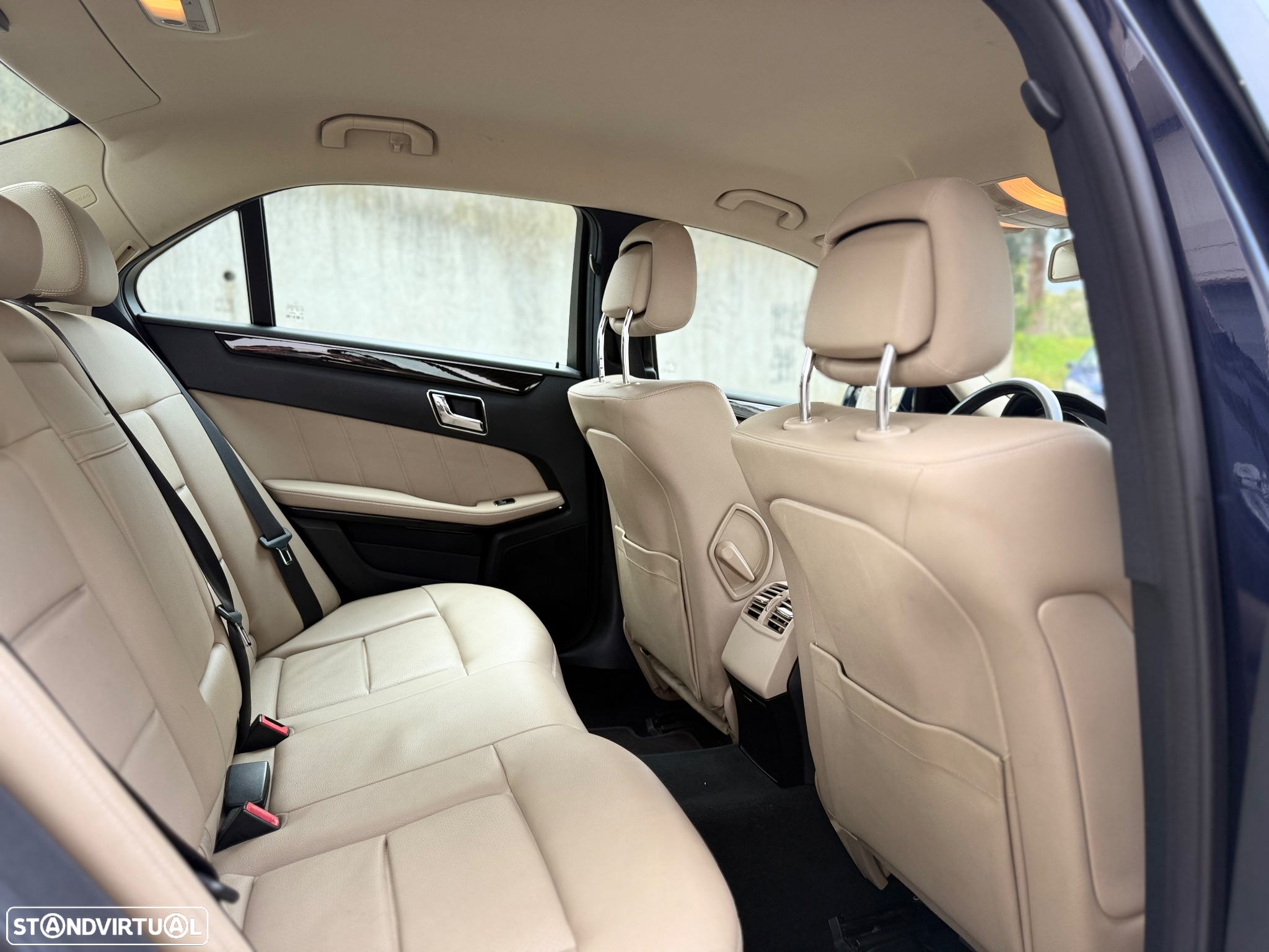 Mercedes-Benz E 220 CDi Avantgarde BlueEfficiency Auto. - 20
