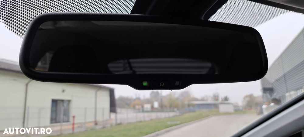 Honda Civic 1.6 i-DTEC Lifestyle Black Edition - 33