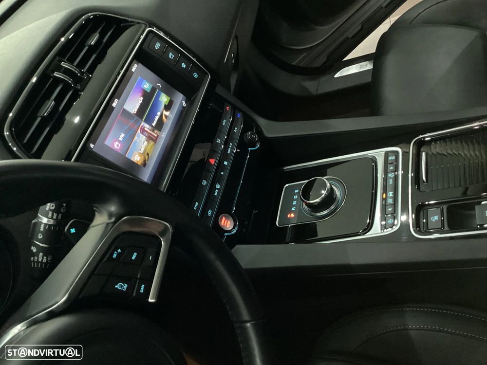 Jaguar F-Pace 2.0 i4D Portfolio Aut. - 15