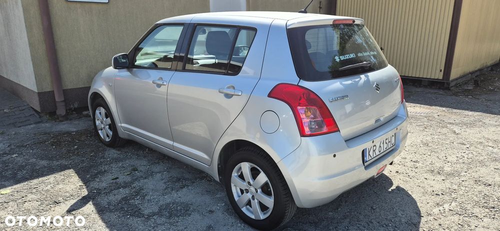 Suzuki Swift - 3
