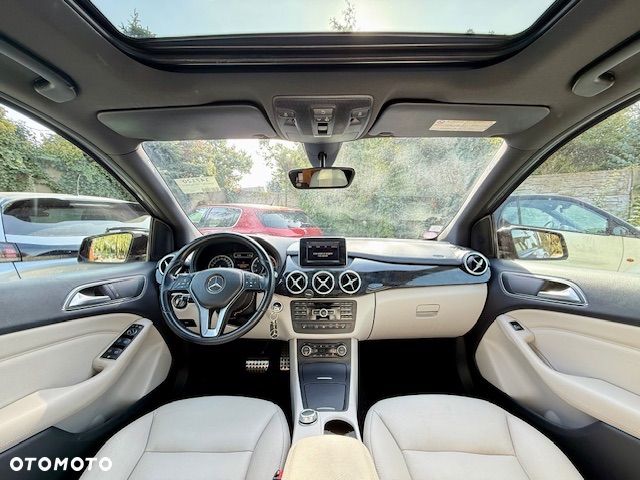 Mercedes-Benz Klasa B 200 7G-DCT AMG Line - 19