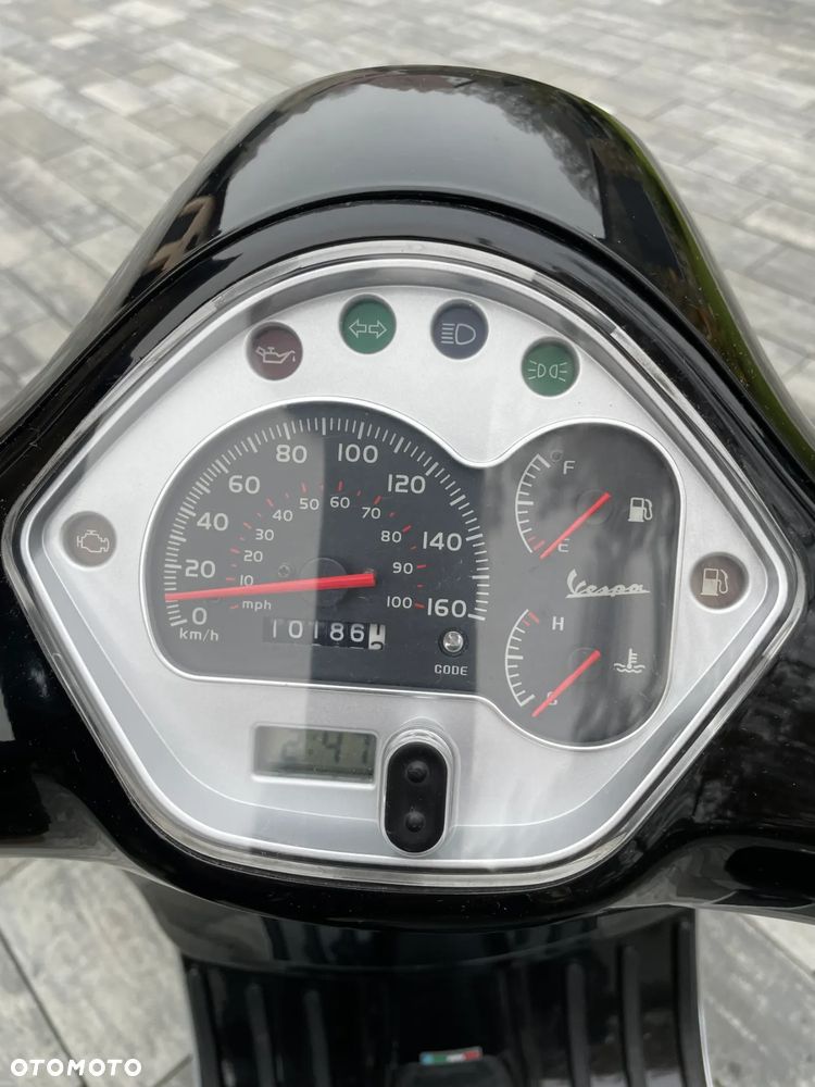 Vespa GTS - 4