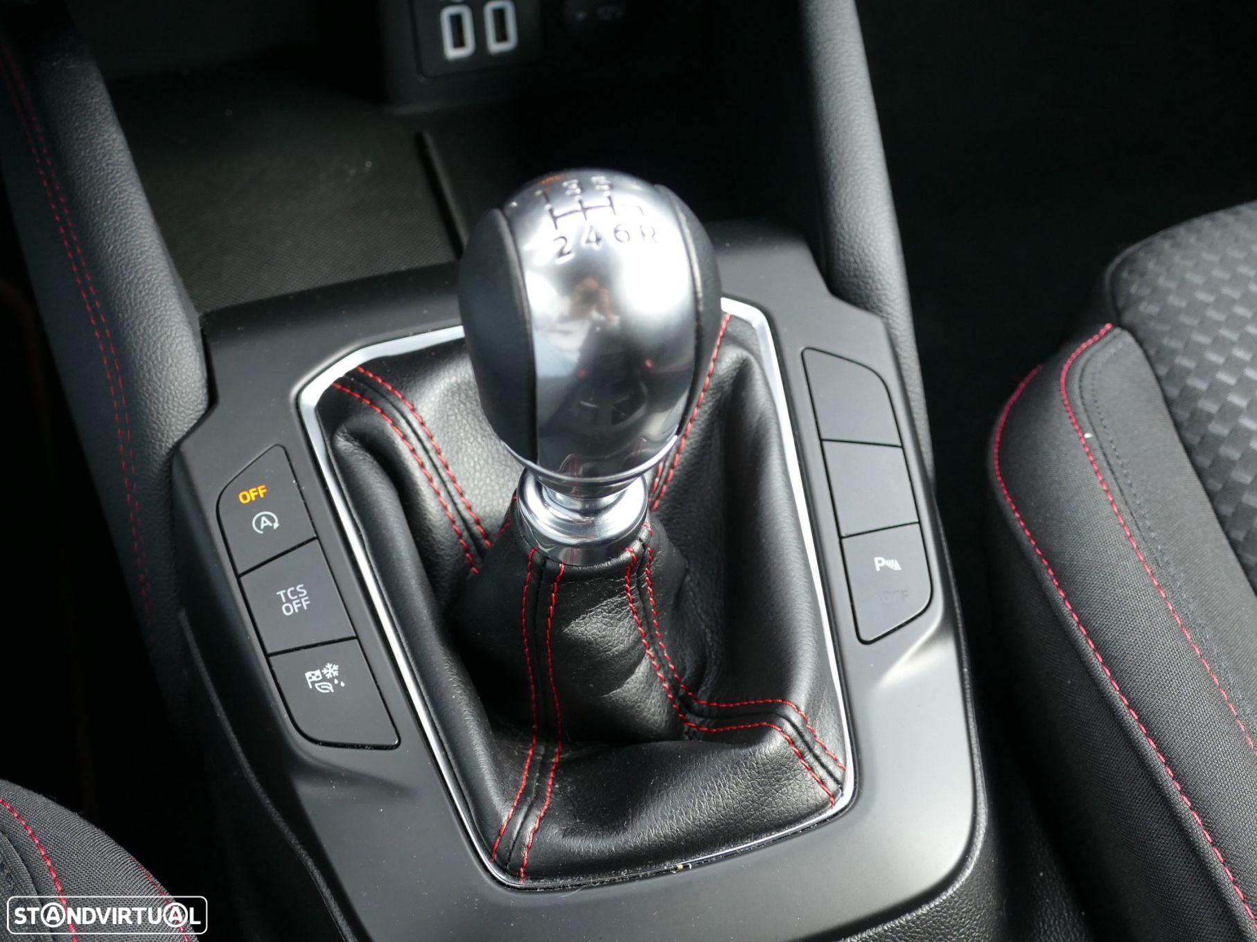 Ford Focus 1.0 EcoBoost MHEV ST-Line X - 23