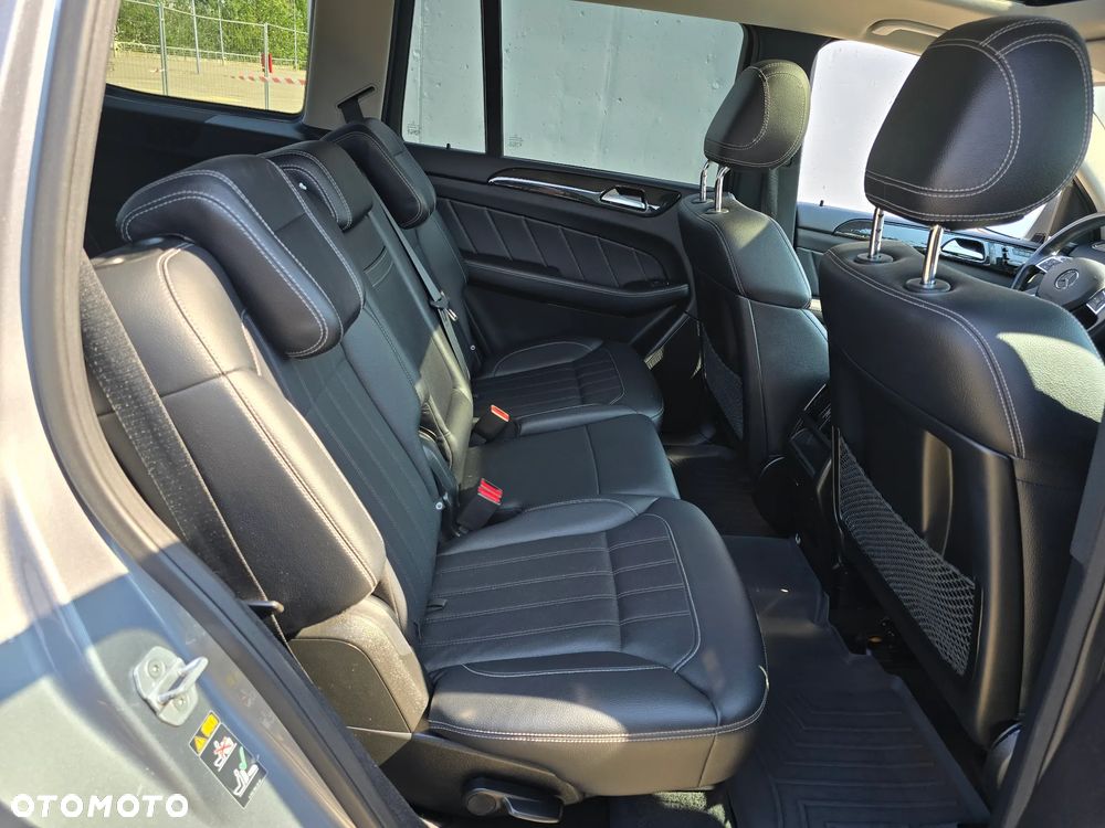 Mercedes-Benz GL - 23