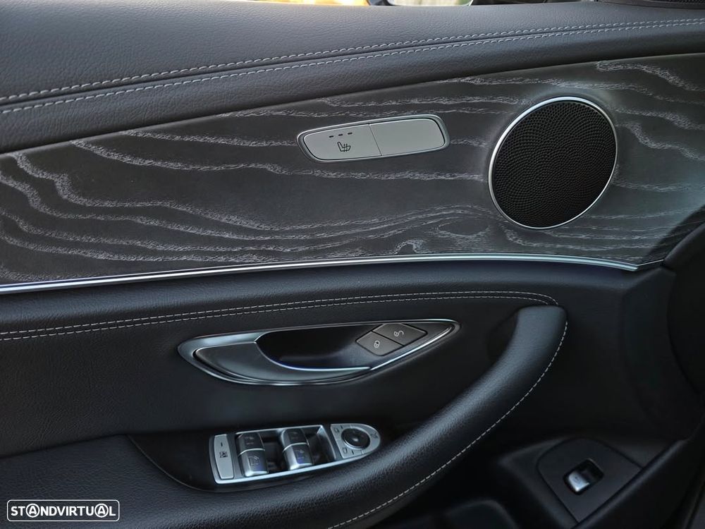 Mercedes-Benz E 300 de 4Matic 9G-TRONIC AMG Line - 10