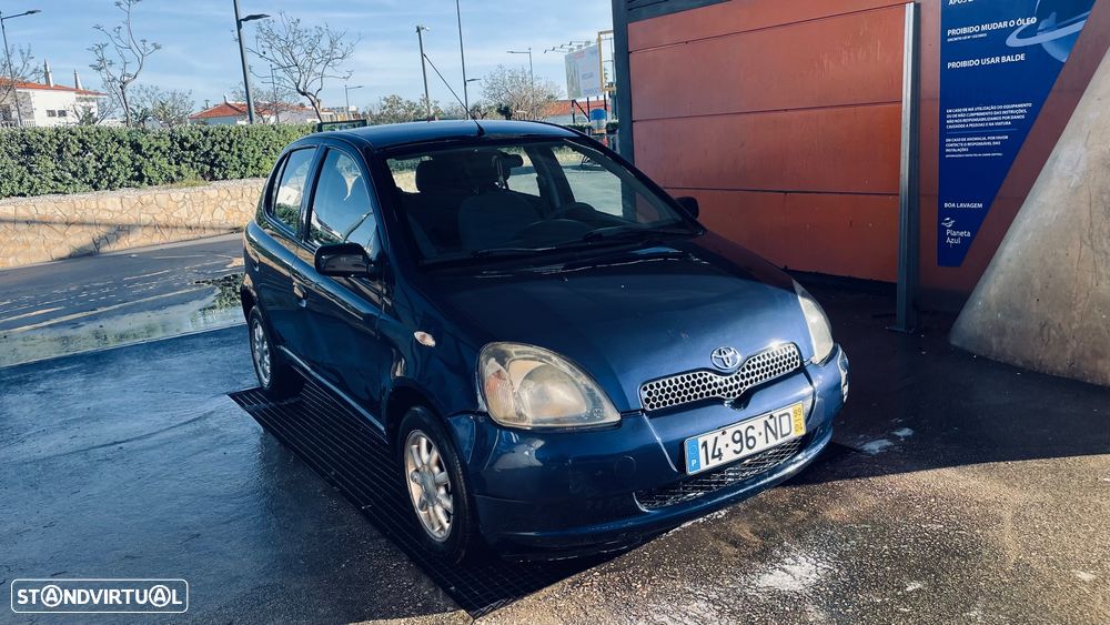 Toyota Yaris 1.0 Base - 2