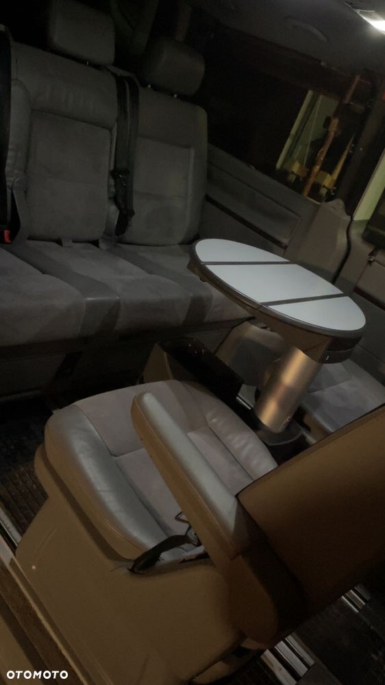Volkswagen Multivan - 17