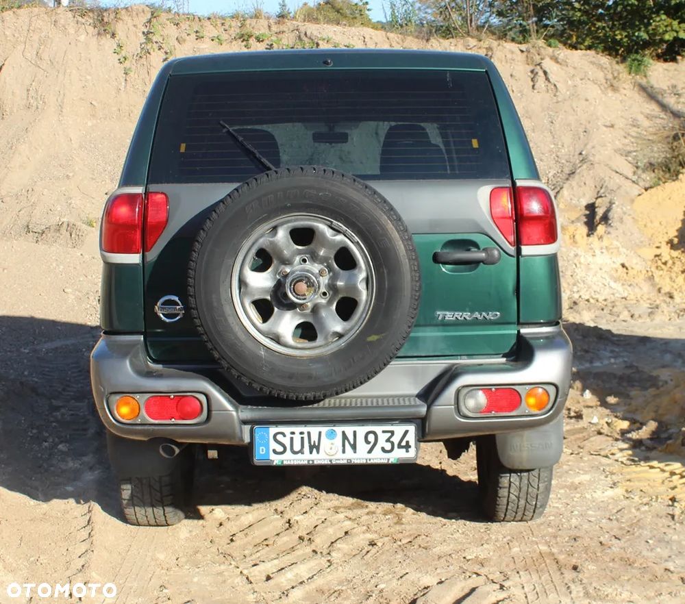 Nissan Terrano 2004 photo 2