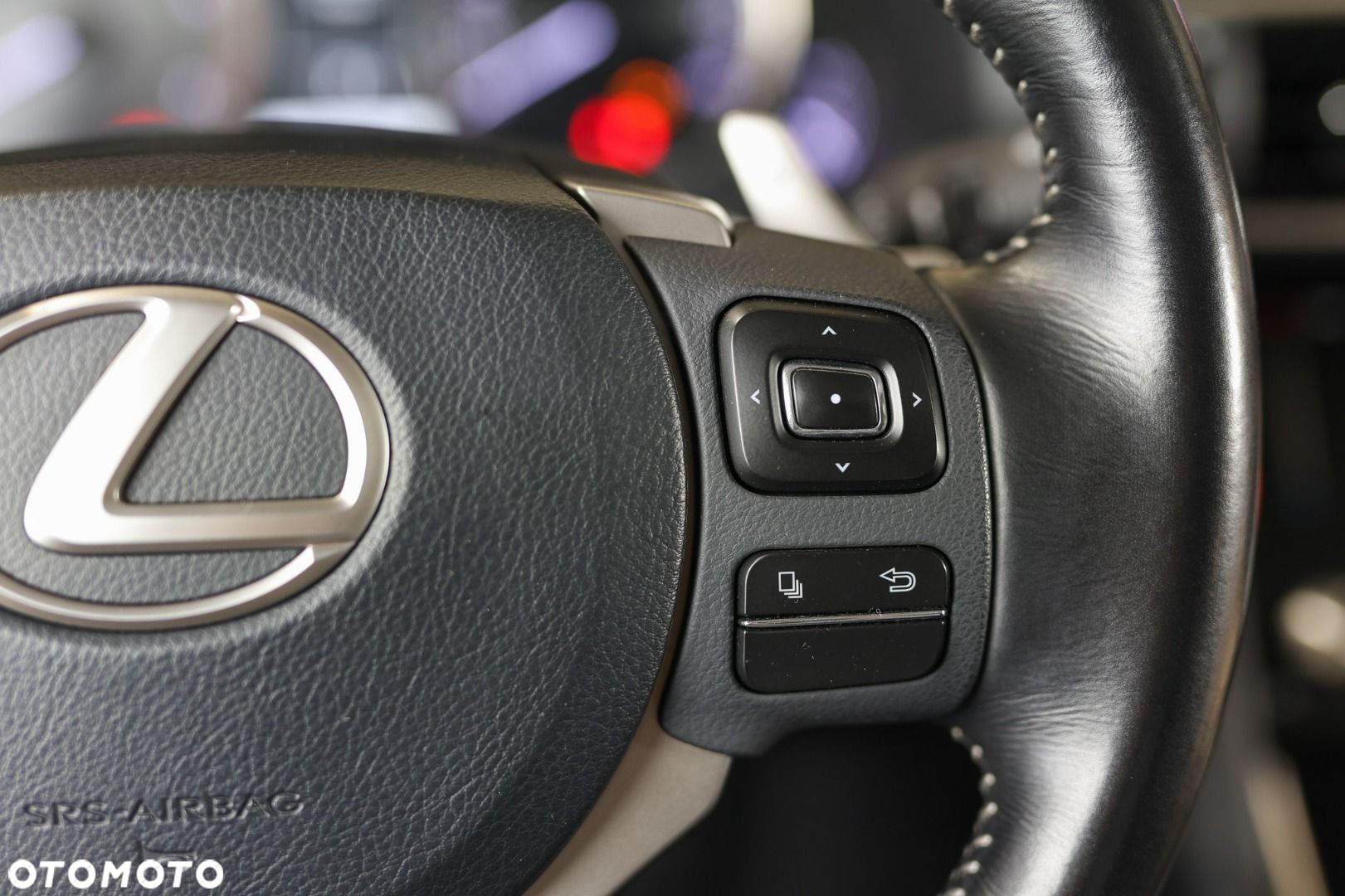 Lexus IS - 30