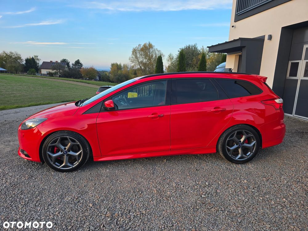 Ford Focus 2013 photo 3