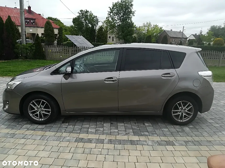 Toyota Verso 1.6 D-4D Premium - 4