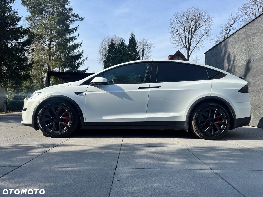 Tesla Model X - 3