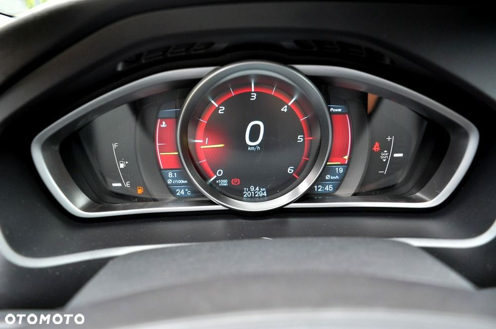 Volvo V40 D2 Momentum - 23
