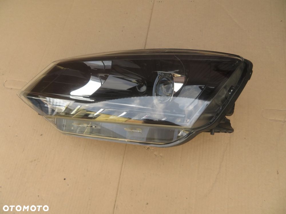 REFLEKTOR LEWY SKODA FABIA III 6V1 SOCZEWKA LED 14-18R 6V1941015B DEMONTAŻ KRAKÓW - 7