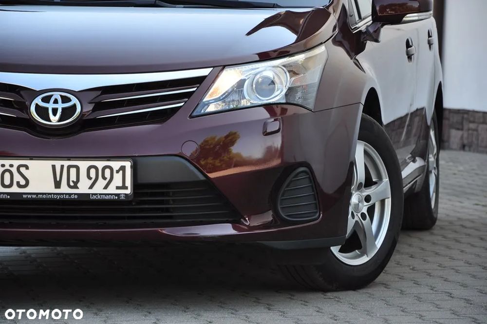 Toyota Avensis 1.6 Active - 8