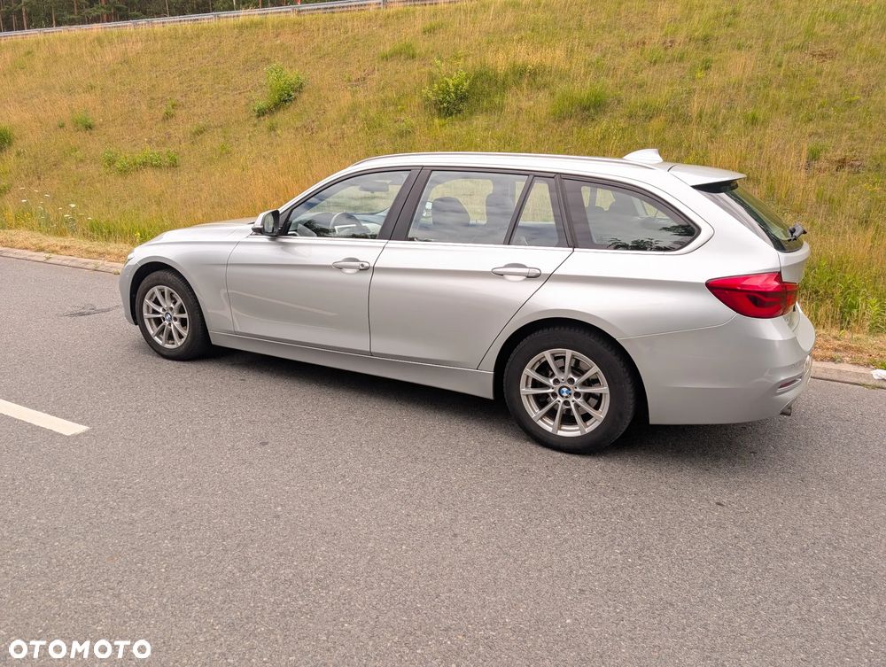 BMW Seria 3 318d xDrive Advantage - 10