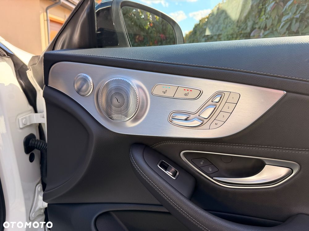 Mercedes-Benz Klasa C 300 9G-TRONIC - 22