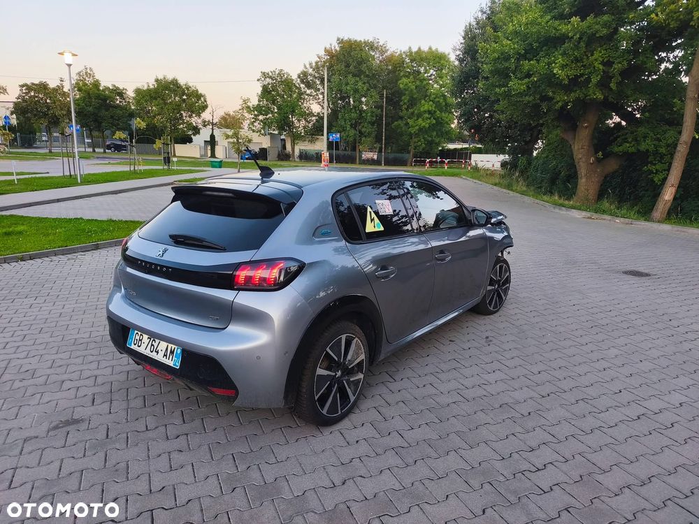 Peugeot 208 - 5