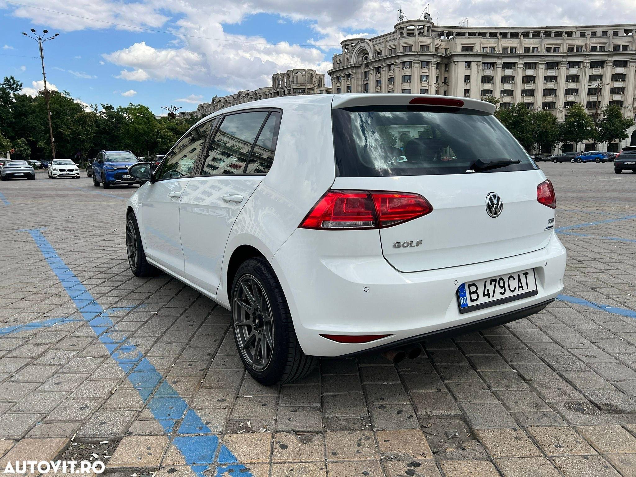 Volkswagen Golf - 14