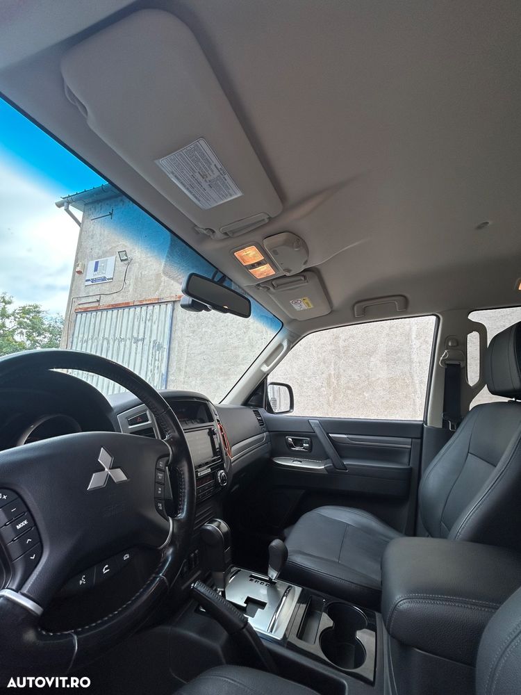 Mitsubishi Pajero 3.2 DI-D Instyle - 26