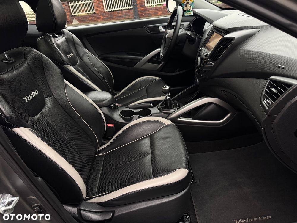 Hyundai Veloster 1.6 Turbo Premium - 20