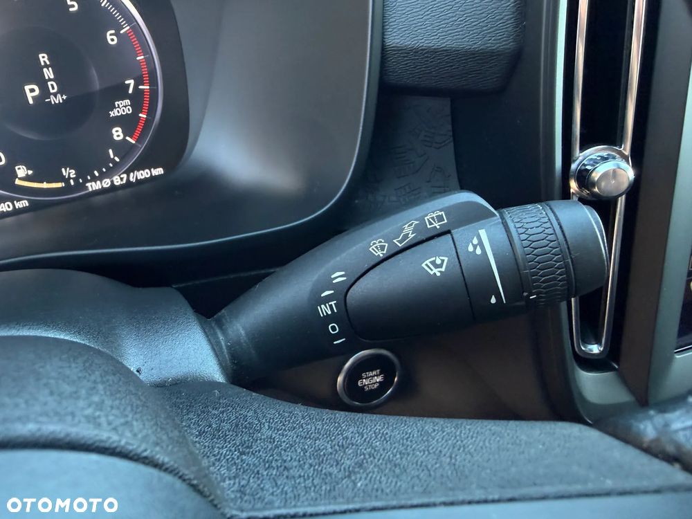 Volvo XC 40 T3 Momentum - 27