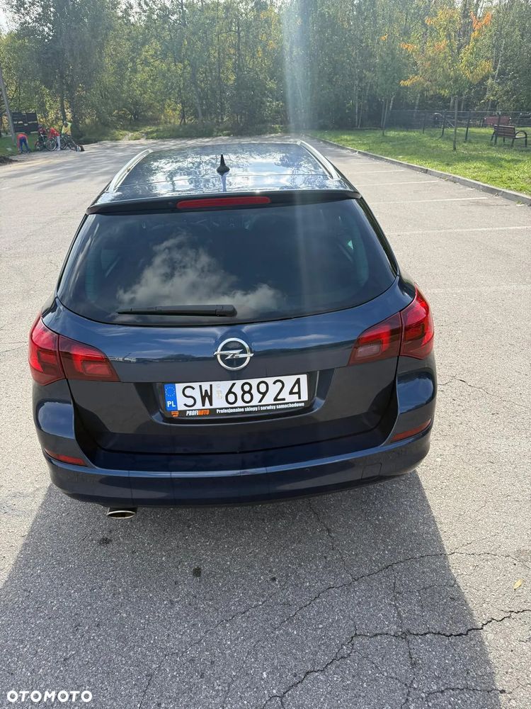 Opel Astra 1.4 Turbo Innovation - 11