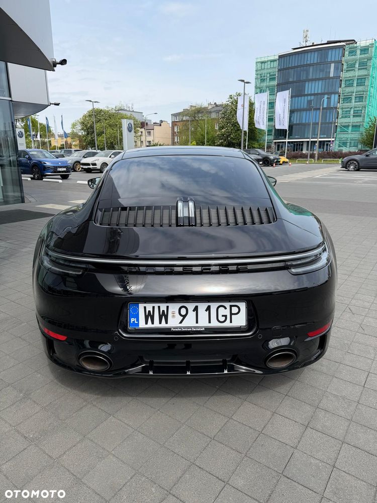 Porsche 911 Carrera 4 - 7