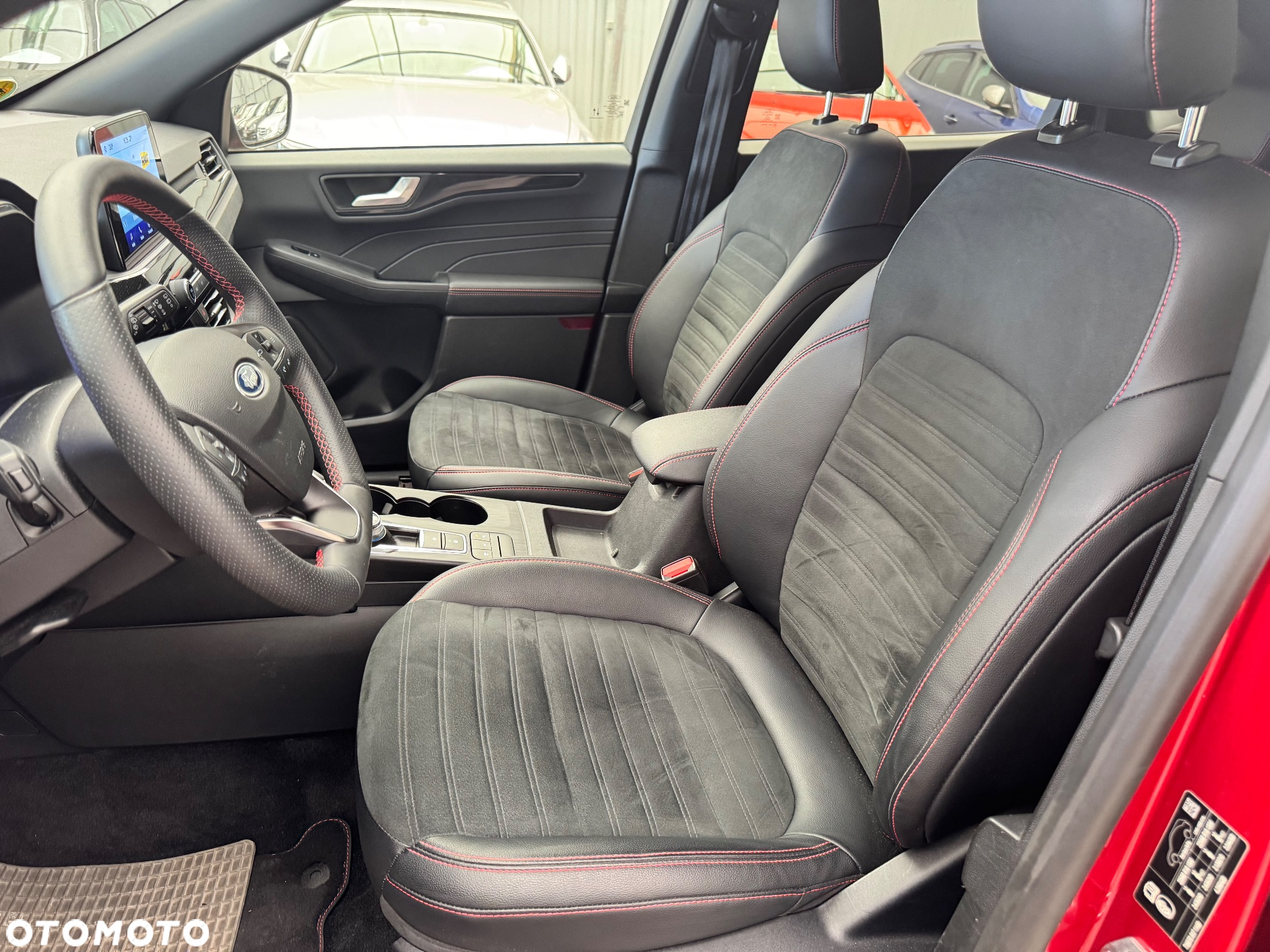 Ford Kuga 2.5 Duratec PHEV ST-LINE - 31
