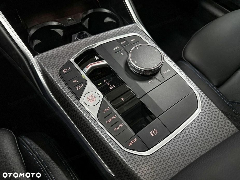 BMW Seria 3 330i xDrive M Sport sport - 13