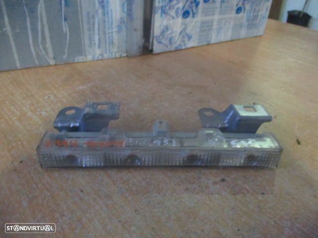 Farol Tras Stop2595 TOYOTA AURIS 2008 2.0D4D 126CV 5P CINZA  3 Stop TOYOTA AURIS 1 PHASE 1 2009 2.0 D4D 126CV 5P AZUL 3ºSTOP TOYOTA AURIS 1 FASE 1 2007 1.6I 125CV 5P PRETO - 1