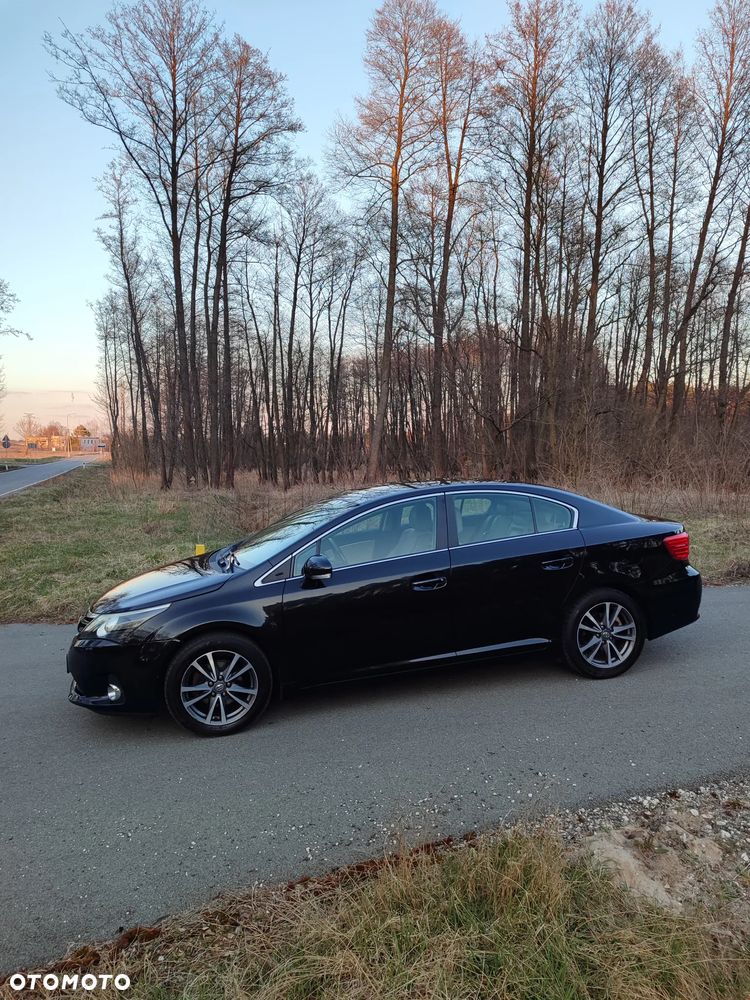 Toyota Avensis 1.8 Premium - 9