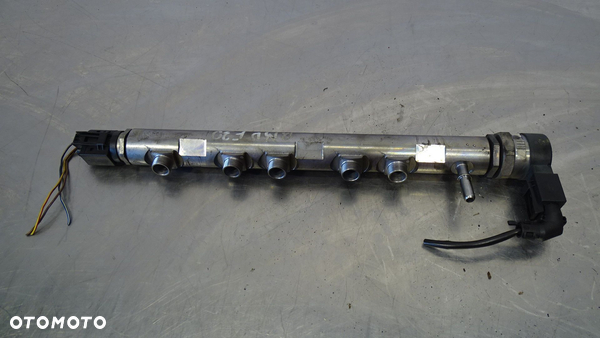 LISTWA WTRYSKOWA BMW F30 320D ED 780912805