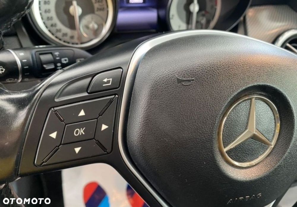Mercedes-Benz GLA - 11