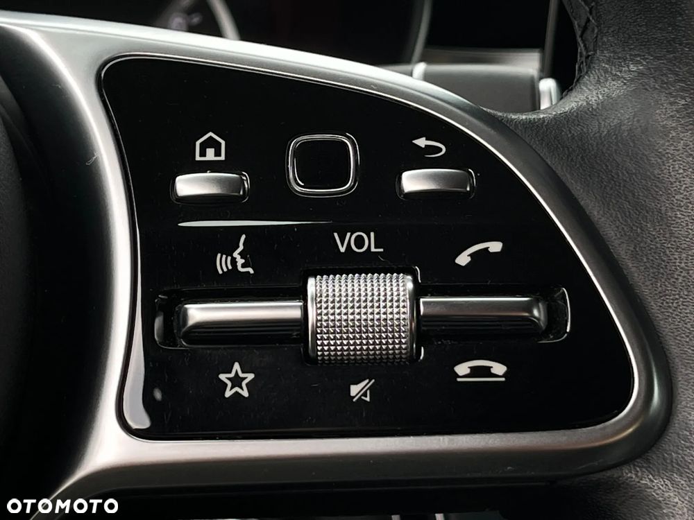 Mercedes-Benz GLC 300 e 4-Matic - 25