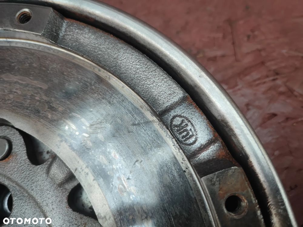 BMW E60LCI / E82 / E81 / E88 / E90 / E91 / E92 / E93 ORYGINALNE KOŁO DWUMASOWE / KOŁO ZAMACHOWE DO SILNIKÓW GAMY N43 / N46 ( 1.8i / 2.0i ) MARKI LUK O NR. 21 20 7 560 876 OEM SPRAWNE W 100% - 10