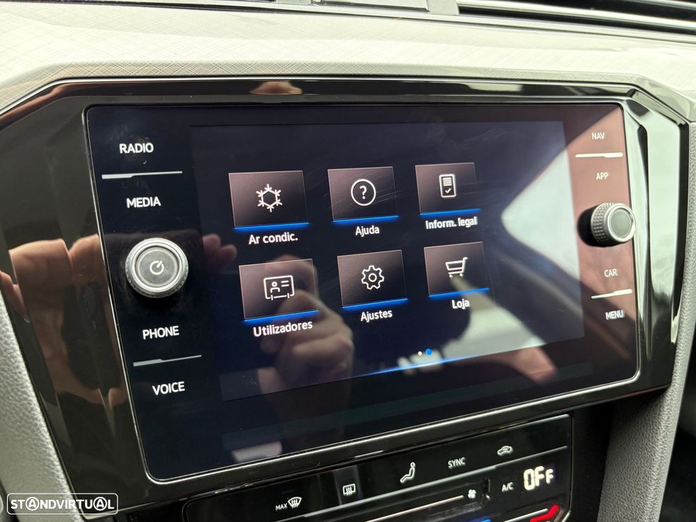 VW Passat Variant 2.0 TDi Elegance DSG - 23