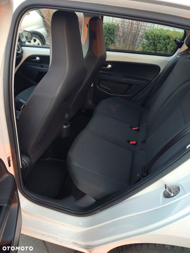 Volkswagen up! - 5