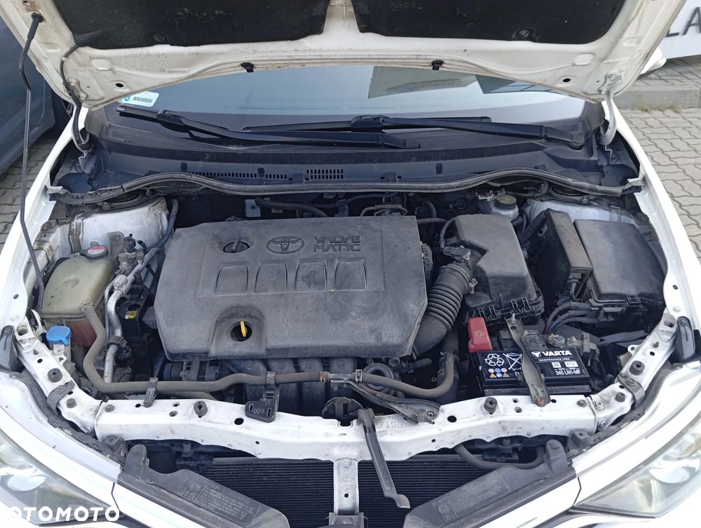 Toyota Auris 1.6 Premium - 16