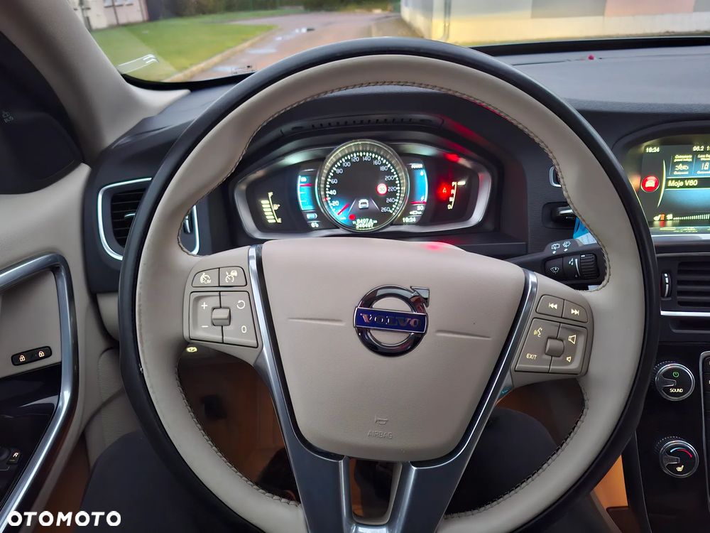 Volvo V60 D6 Twin Engine Geartronic Summum - 8