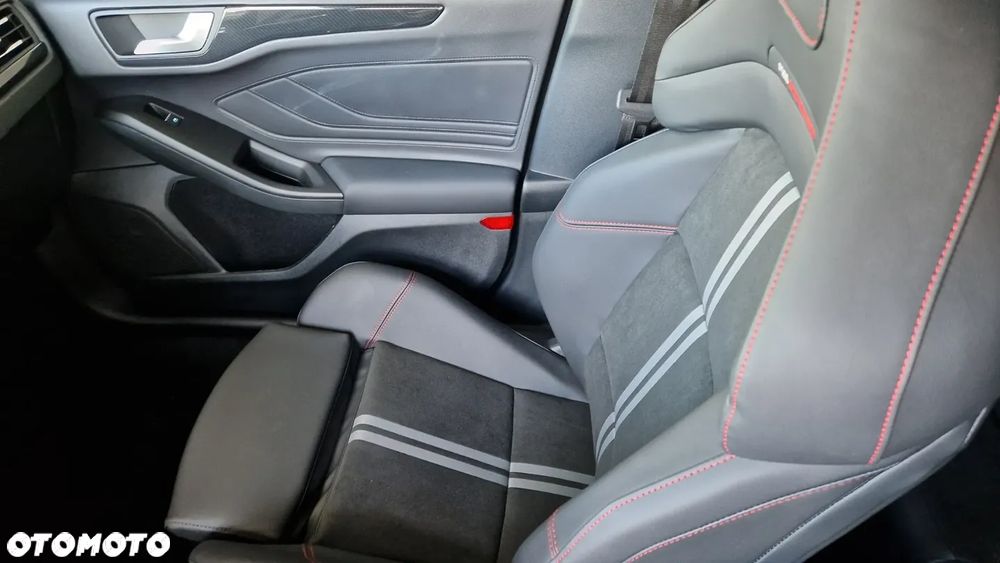 Ford Focus SW 2.3 EcoBoost ST X - 16