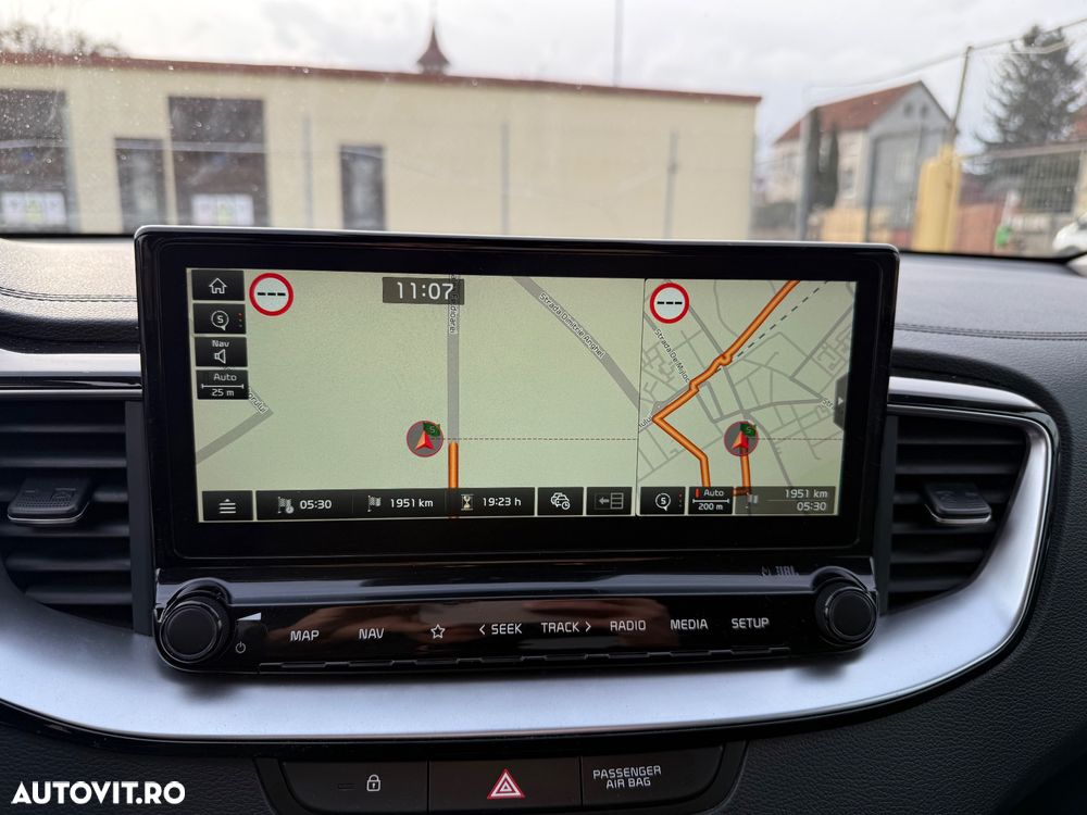 Kia XCeed 1.6 CRDi DCT7 LAUNCH EDITION - 17