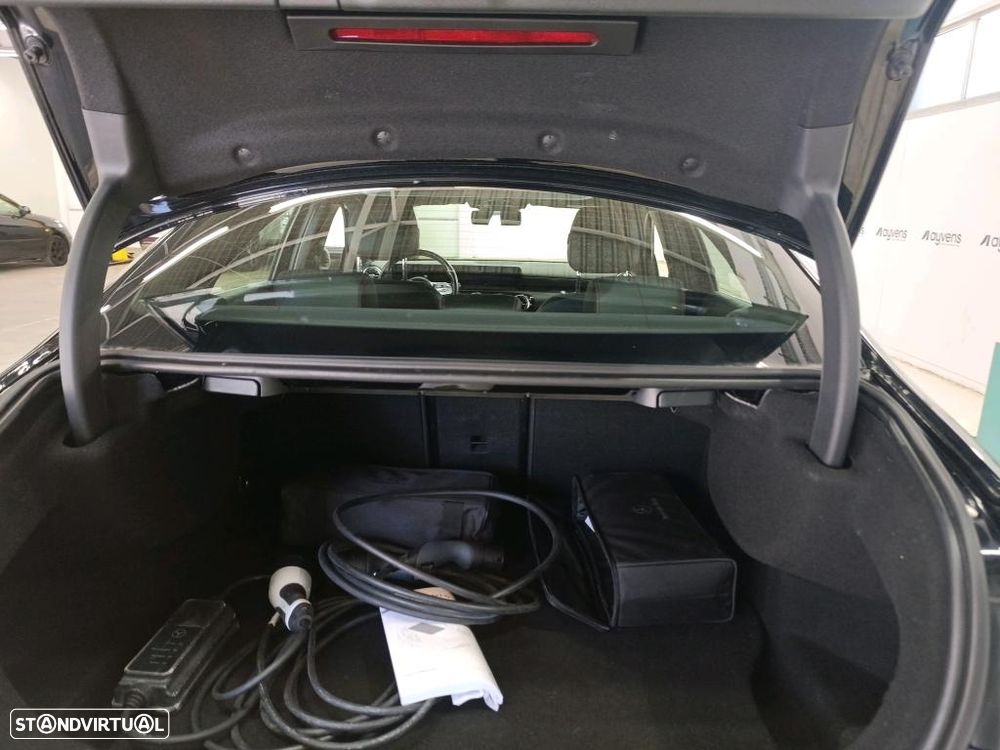 Mercedes-Benz A 250 e AMG Line - 11